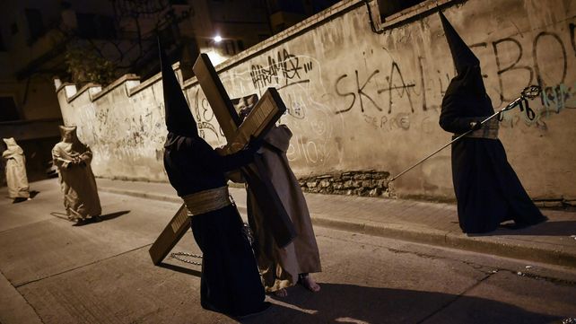 Imágenes de la procesión de Semana Santa alrededor del mundo
