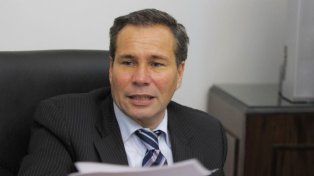 Alberto Nisman, fiscal a cargo de la causa AMIA, había denunciado a Cristina Fernández por encubrimiento de Irán días antes de ser encontrado muerto
