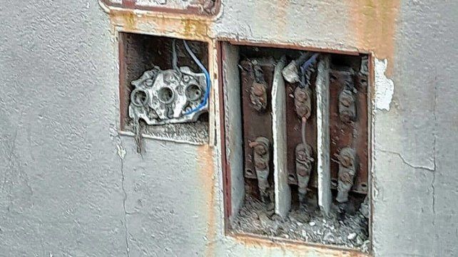 La EPE registró nuevas conexiones clandestinas. La EPE registró nuevas conexiones clandestinas.