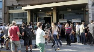 Colegas, amigos y familiares en el emotivo adiós al periodista Tomás Bulat