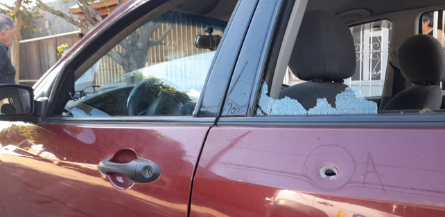Los impactos de bala en el auto ataco en Arribeños 1100