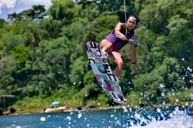 Nael fue tercera en Damas Open Wakeboard.&nbsp;
