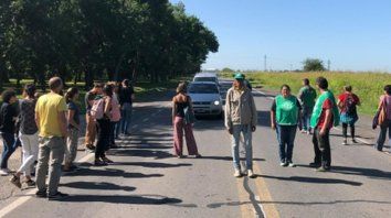 Protesta. Los nucleados en ATE trasladaron su asamblea a la ruta. Protesta. Los nucleados en ATE trasladaron su asamblea a la ruta.