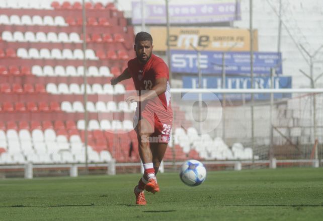 El defensor Emanuel Britez es uno de los referentes del plantel por juego y por temperamento.