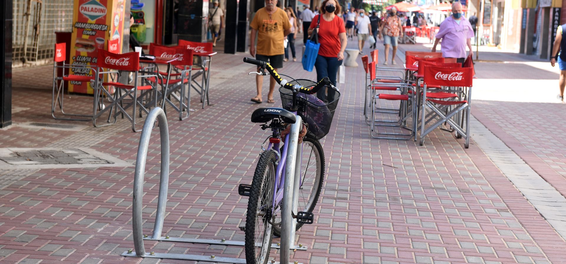 El primer tramo de la peatonal San Martín ya luce completamente renovado. En la cuadra que se extiende entre Rioja y San Luis ya concluyó la renovación de pisos y colocación de canteros. Foto: Celina Mutti Lovera / La Capital