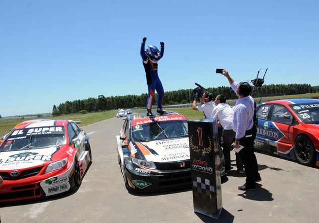 El piloto de Las Heras ganó la carrera de punta a punta y se quedó con su primer campeonato.