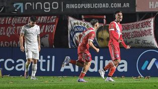 Argentinos festejó ante Independiente.