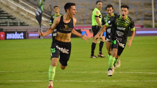 Defensa y Justicia ganó sobre el final y está a tres puntos de Racing