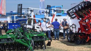 El patentamiento de maquinaria agrícola repuntó en abril pero es menor que en 2022