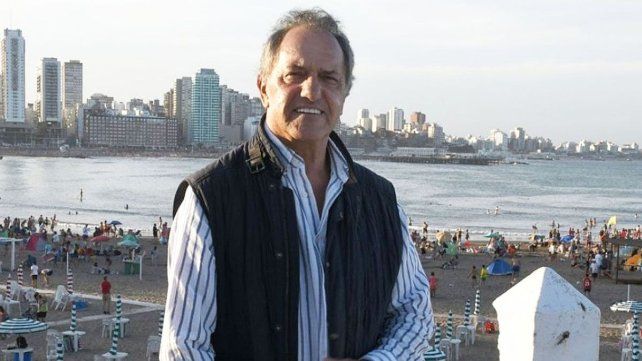 e Coalición Cívica cuestionan la validez de DNU que extiende el Fondo de Turismo el impuesto a pasajes al exterior. Cajota para la casta