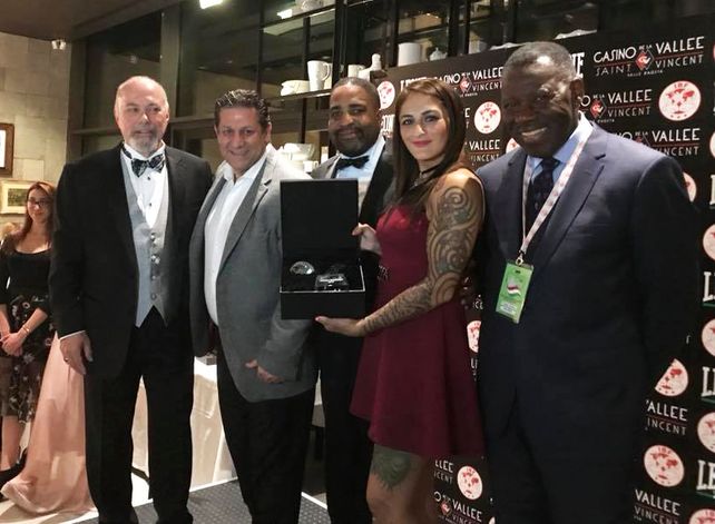 Débora Dionicius fue elegida como la Mejor Boxeadora del Año de la FIB
