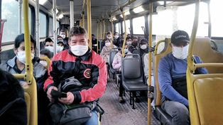 En Santa Fe expertos recomiendan que el barbijo sea obligatorio en lugares cerrados