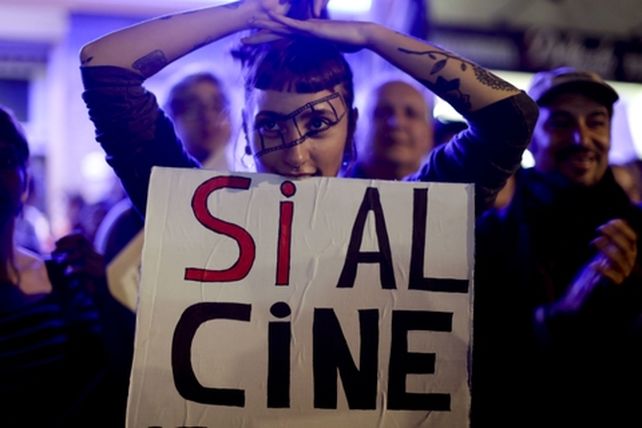 en defensa propia. El mundo del cine defiende el autofinanciamiento..