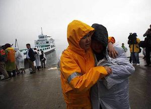 Piden la detención del capitán y dos tripulantes del ferry hundido en Corea del Sur