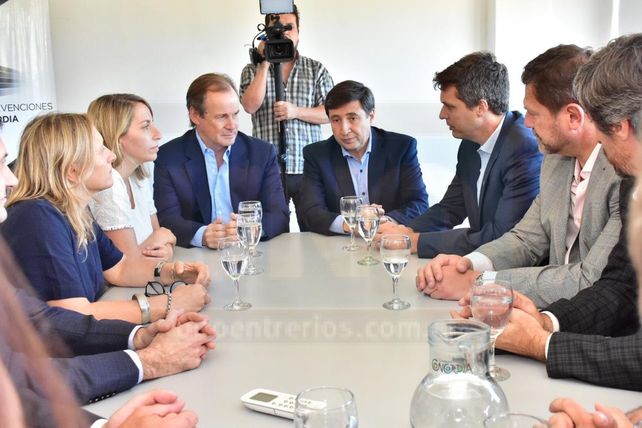 El ministro Arroyo presentó la Tarjeta Alimentaria en Concordia