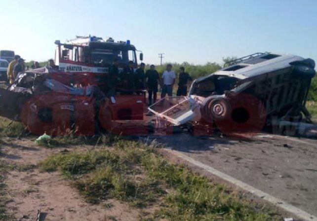 El panorama esta mañana en la ruta 34 tras el terrible choque. (Foto Nuevo Diario)