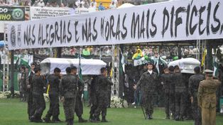 Bajo un diluvio, Brasil despidió a los futbolistas del Chapecoense