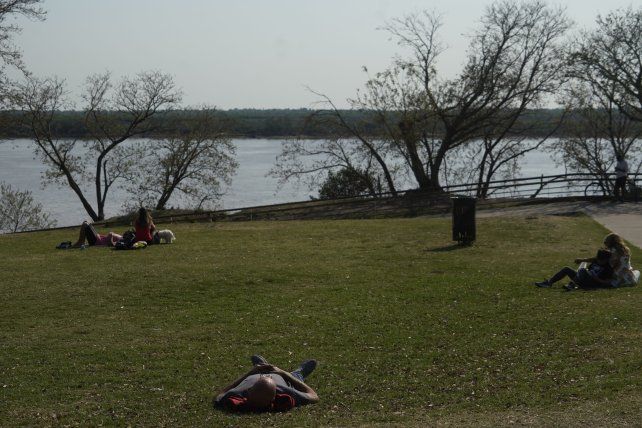 El tiempo en Rosario: pocas nubes en un viernes con temperatura en alza El tiempo en Rosario: pocas nubes en un viernes con temperatura en alza