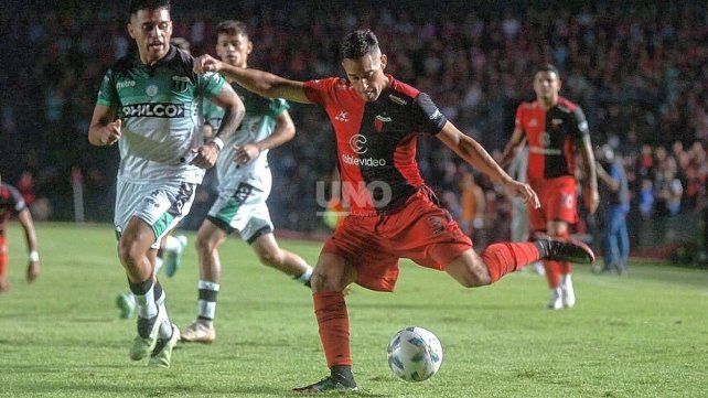 Facundo Castet está soprendido por la capacidad de convocatoria que tienen los hinchas de Colón. Facundo Castet está soprendido por la capacidad de convocatoria que tienen los hinchas de Colón.