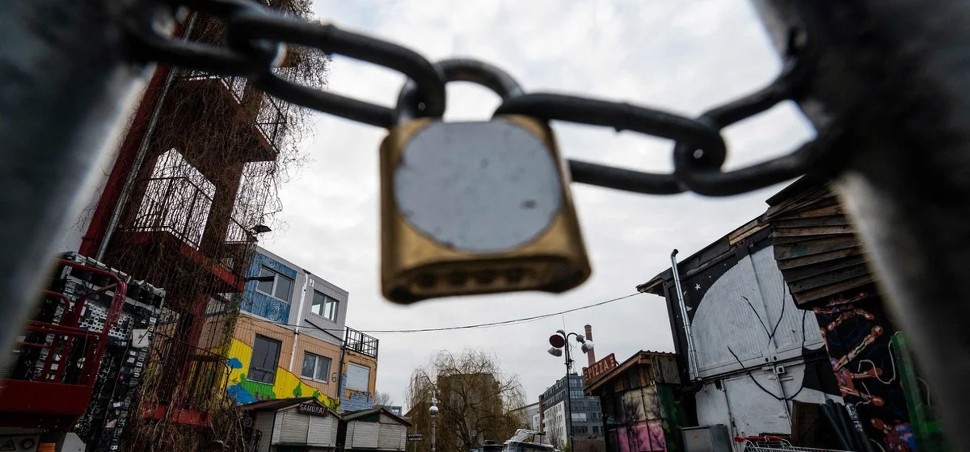 Por la creciente aparición de la variante Covid-19 Omicron en Alemania, el gobierno federal ha puesto coto a las celebraciones de Año Nuevo, con el cierre de las discotecas a partir del 28 de diciembre de 2021. Foto: AFP