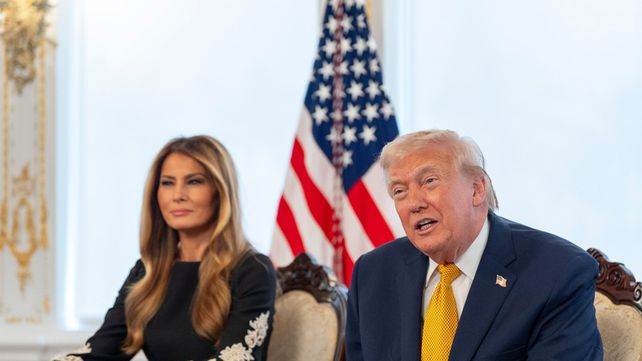 El presidente de Estados Unidos Donald Trump dijo: Por tierra es más fácil al advertir que atacará cualquier lugar de donde estén llegando drogas. No solo Venezuela
