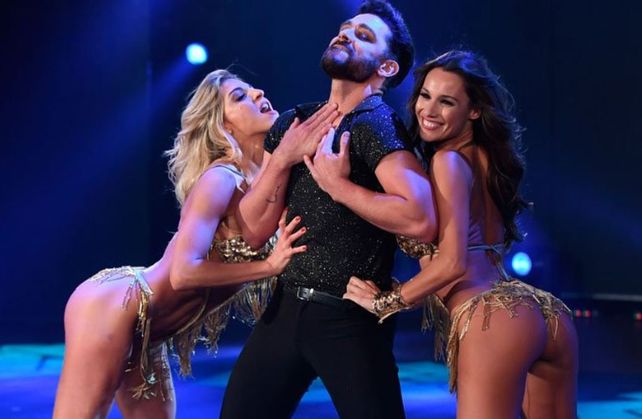Pampita deslumbró en la pista, desnudó a Mónaco y logró que Tinelli frenara a De Brito