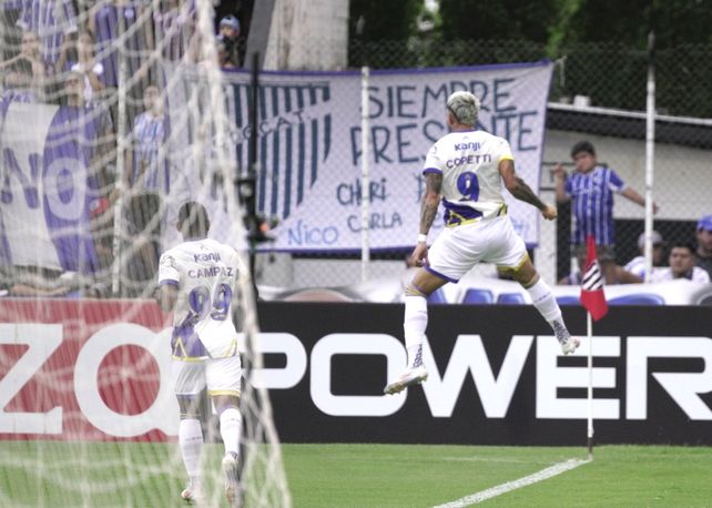 Enzo Copetti lo grita con todo ante Godoy Cruz. Pereció que el cambio de racha era un hecho, pero no sucedió.