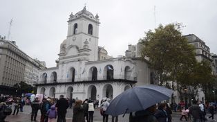 Emblema. El cabildo de Buenos Aires, donde el pueblo quiere saber de qué se trata.