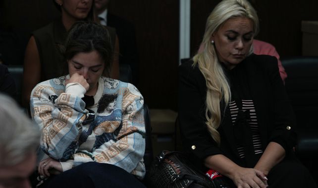 Dalma Maradona y Ver&oacute;nica Ojeda, en la primera jornada de este segundo juicio.