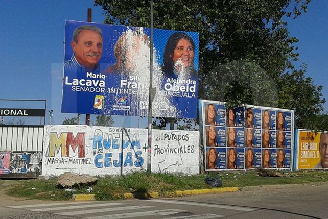 Denuncian daños sistemáticos en cartelerías de una precandidata