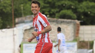 Experiencia. Sangoy habló de su recorrido dentro del fútbol y de los próximos desafíos que tendrá el equipo paranaense.