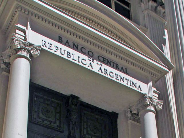 El Banco Central limitó los giros de dólares para importaciones
