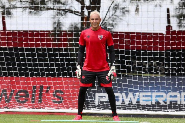El arquero Keylor Navas ya entrenó en Newells.&nbsp;