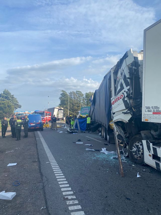 El corredor quedó bloqueado después del choque.
