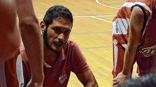 El joven DT Jesús Ronzoni dejó Colón (SJ) para recalar en Peñarol de Elortondo, elenco de la Asociación Venadense.&nbsp;