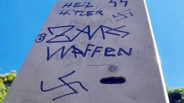 Atacaron con mensajes antisemitas un monumento de la comunidad judía ubicado en la plaza Urquiza de Concordia