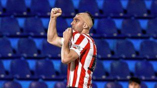 Con dos goles de Mauro Boselli, Estudiantes goleó como visitante a Tacuary por 4-0 y es el líder en el grupo C de la Copa Sudamericana.