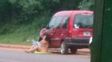 una mujer se desnudo en el medio de la calle para retener a su novio una mujer se desnudo en el medio de la calle para retener a su novio