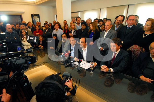 En Santa Fe impera la democracia y mandan sus instituciones
