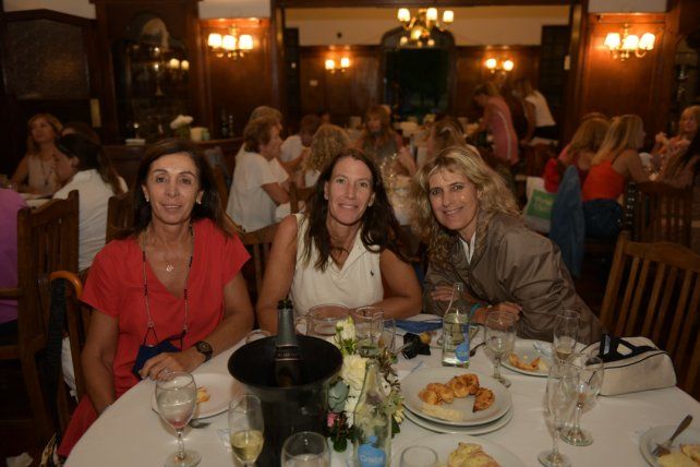 Silvia Curaba, Carmen Falcón y Giselle Meyer