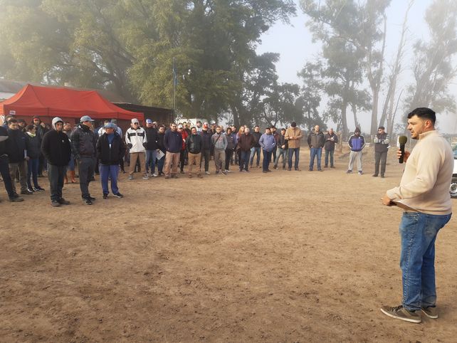 Inspirado por un compañero de facultad, solucionó el problema de efluentes en el tambo