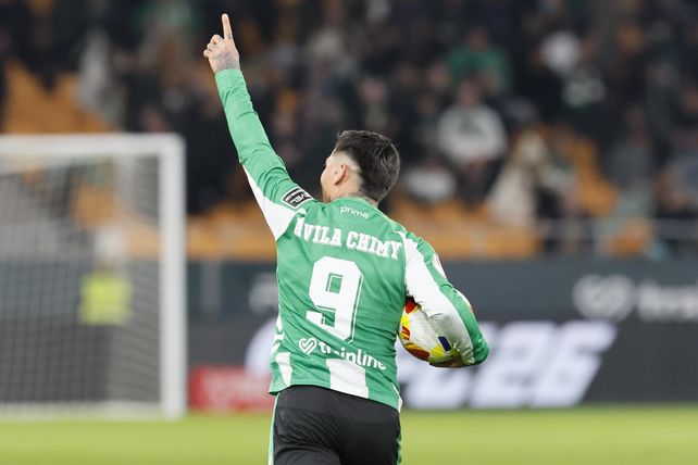 Chimy Ávila tiene a su hermano Gastón jugando en Central. En Arroyito están expectantes sobre el futuro del delantero.