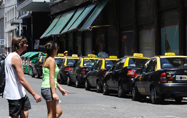 Esperando el aumento. Los taxistas remarcaron que fueron respetuosos de los tiempos electorales