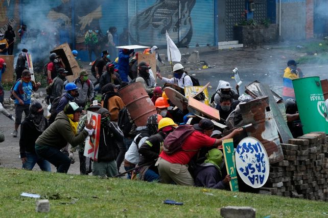 Los indígenas llaman a sostener la protesta que lleva 14 días en Ecuador