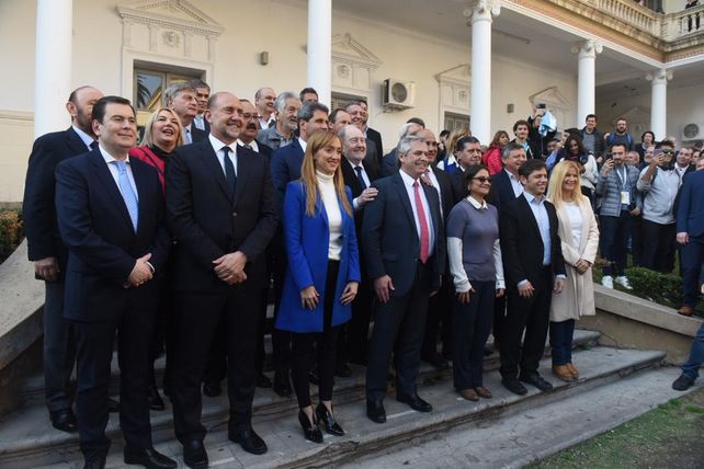 Alberto Fernández firmó su compromiso con las provincias