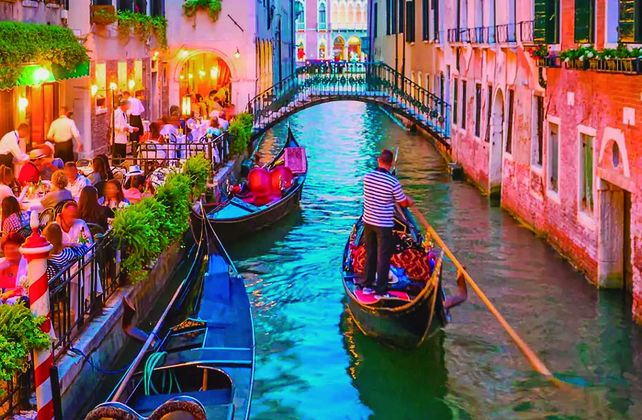 Venecia es una de las ciudades que recibe las mayores tasas de turismo mundial año a año.