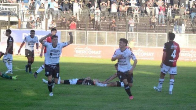 Sin DT, sin juego y sin alma: Colón perdió ante Chaco For Ever y se desangra en silencio Sin DT, sin juego y sin alma: Colón perdió ante Chaco For Ever y se desangra en silencio