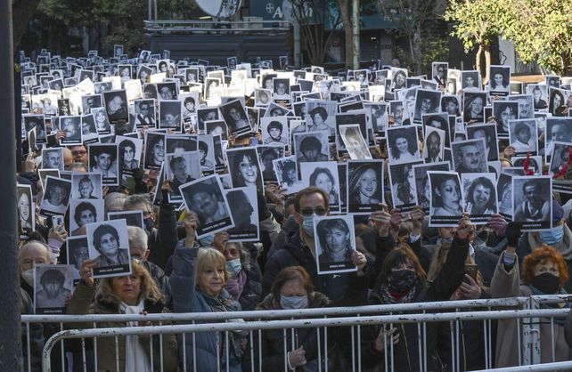 ¿Operaciones políticas en la prensa internacional?