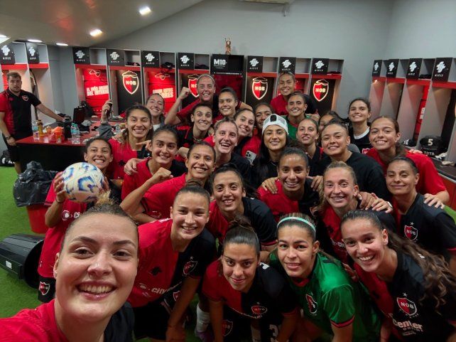Las chicas de Newells irán por el título el viernes en el clásico ante Central.
