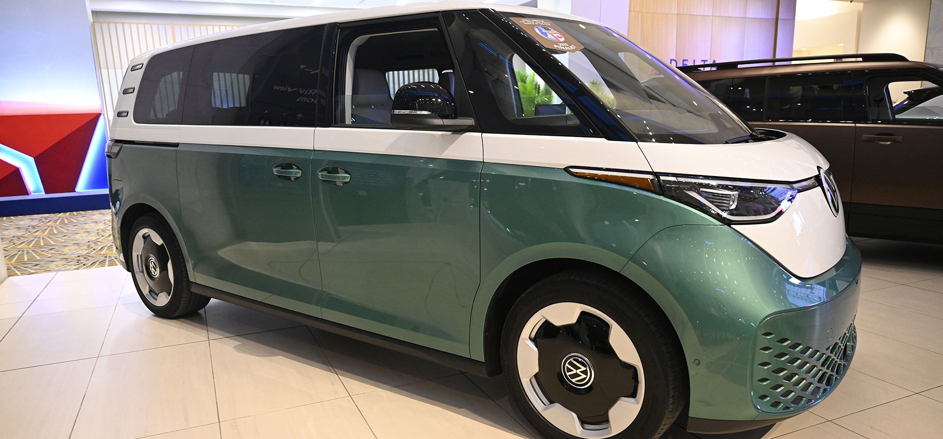 Un Volkswagen ID. Buzz, ganador del premio al vehículo utilitario norteamericano del año, se exhibe en el Salón del Automóvil de Detroit, el viernes 10 de enero de 2025, en Detroit. (Foto AP/José Juárez) Un Volkswagen ID. Buzz, ganador del premio al vehículo utilitario norteamericano del año, se exhibe en el Salón del Automóvil de Detroit, el viernes 10 de enero de 2025, en Detroit. (Foto AP/José Juárez)
